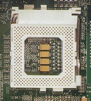 Posicin del pin 1 en un zcalo Socket 7; ver tambin la foto al comienzo del artculo